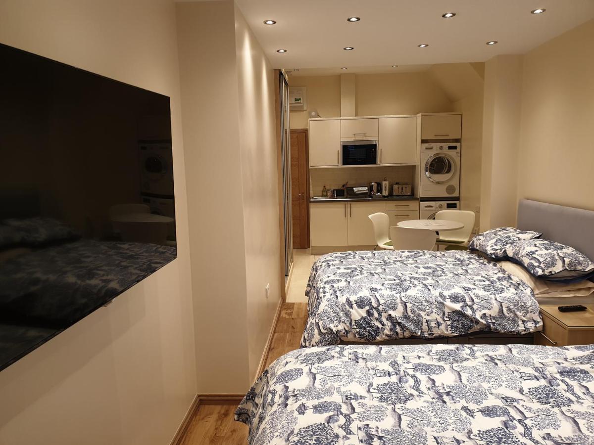 London Luxury Apartments 4 Min Walk From Ilford Station, With Free Parking Free Wifi Luaran gambar
