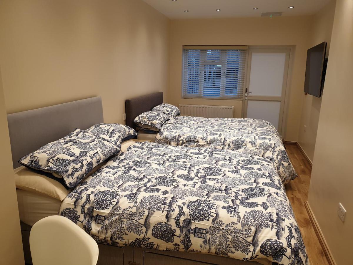 London Luxury Apartments 4 Min Walk From Ilford Station, With Free Parking Free Wifi Luaran gambar