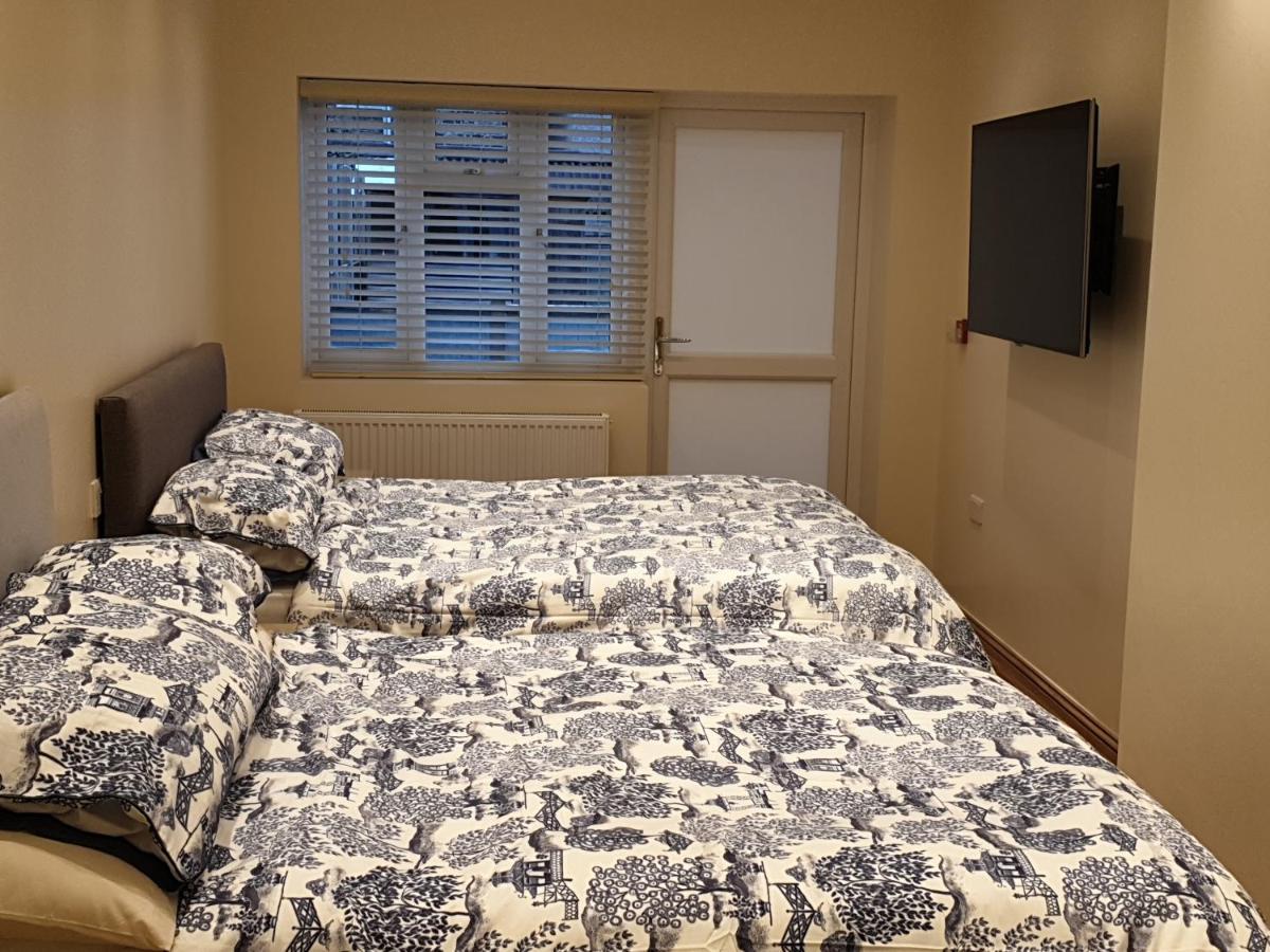 London Luxury Apartments 4 Min Walk From Ilford Station, With Free Parking Free Wifi Luaran gambar