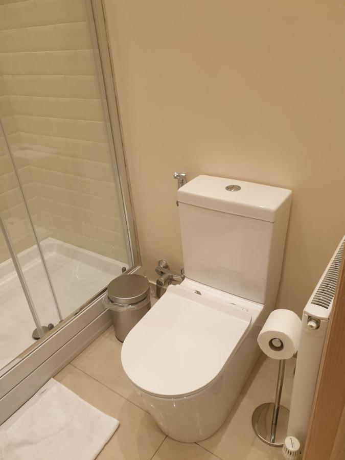 London Luxury Apartments 4 Min Walk From Ilford Station, With Free Parking Free Wifi Luaran gambar