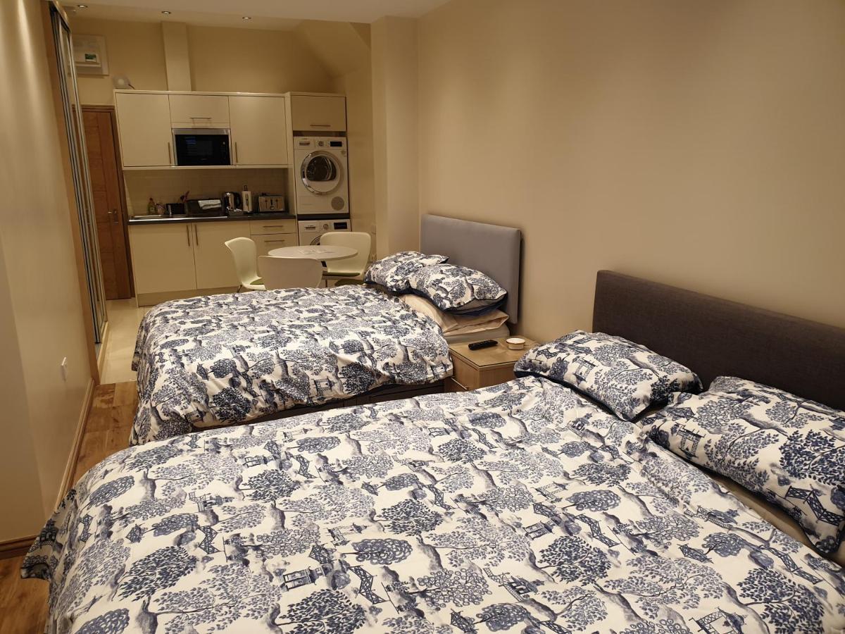London Luxury Apartments 4 Min Walk From Ilford Station, With Free Parking Free Wifi Luaran gambar