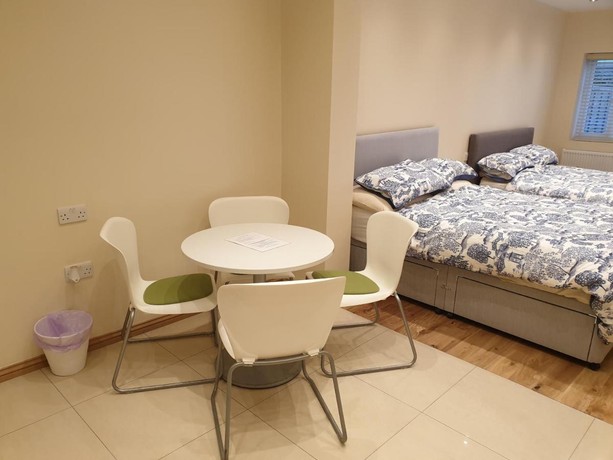 London Luxury Apartments 4 Min Walk From Ilford Station, With Free Parking Free Wifi Luaran gambar