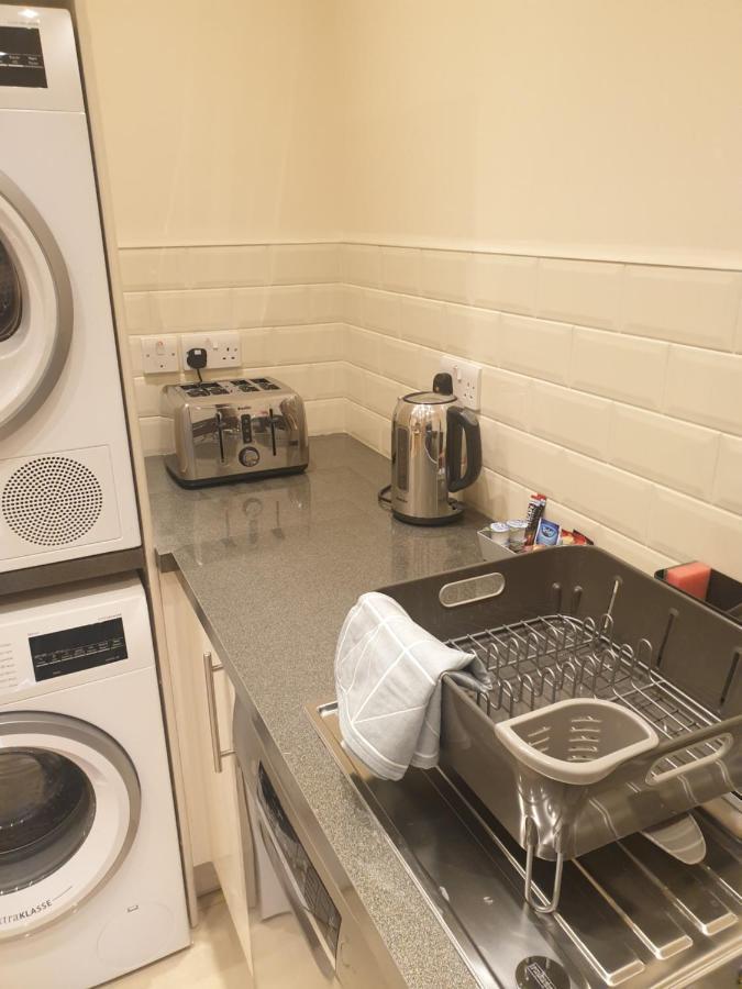 London Luxury Apartments 4 Min Walk From Ilford Station, With Free Parking Free Wifi Luaran gambar