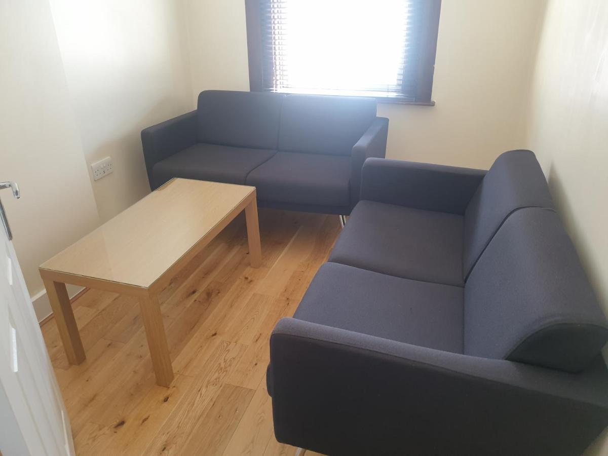 London Luxury Apartments 4 Min Walk From Ilford Station, With Free Parking Free Wifi Luaran gambar